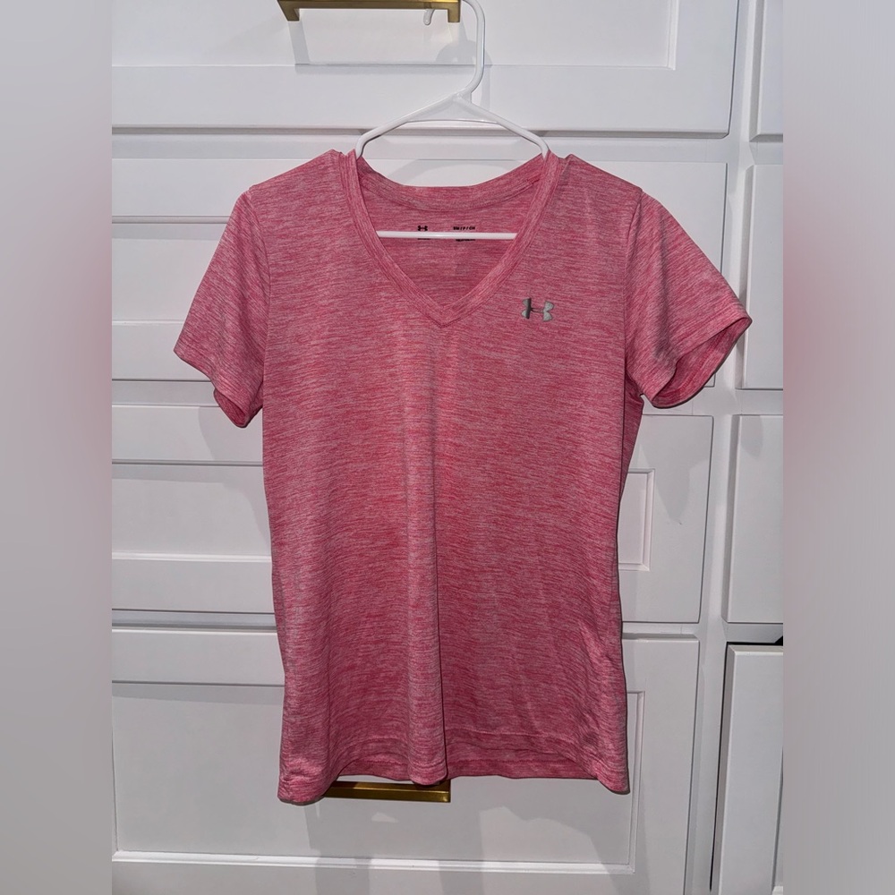 UA heat gear shirt size Small